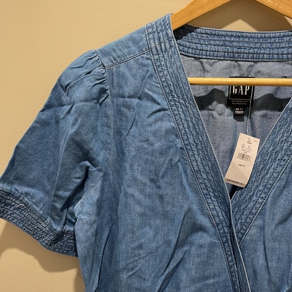 GAP - Maternity V-Neck Jumpsuit - Picture 5 of 10